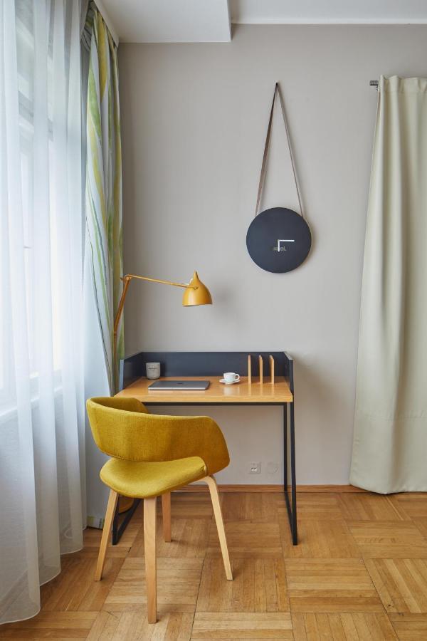 Prague Days - Modern Apt W Retro Elements - New Town Bagian luar foto